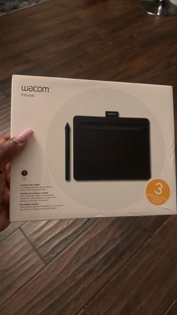 Wacom Intuos Small, Wired Graphic Drawing Tablet with Pen + Software