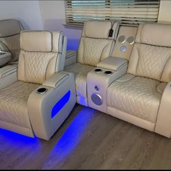 🛋️✨ Electric Sectional Sofas – NEW ✔️ Genuine leather ✔️ 3-piece reclining set ✔️ Power recliners ✔️ Bluetooth speakers & LED lights ✔️ USB chargers 