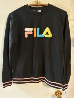 1249. Preowned FILA Pullover Long Sleeve sweatshirt size large  $5.00