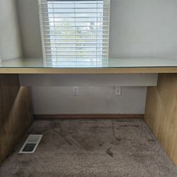 Sturdy Desk With Glass Top