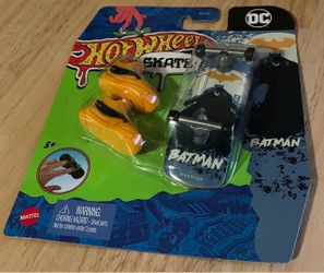 Hot Wheels Skate Batman DC Fingerboard Set