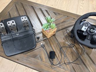 Logitech G29- Hardly used and in good condition