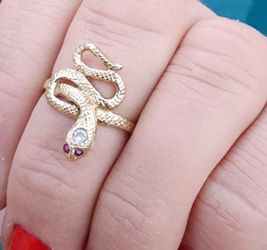 Gold Shake  Ring 14 K Gold 