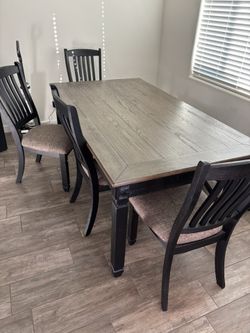 Kitchen Table And Chairs 