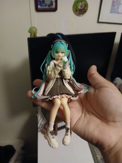 Hatsune Miku/Demon Slayer Figurines