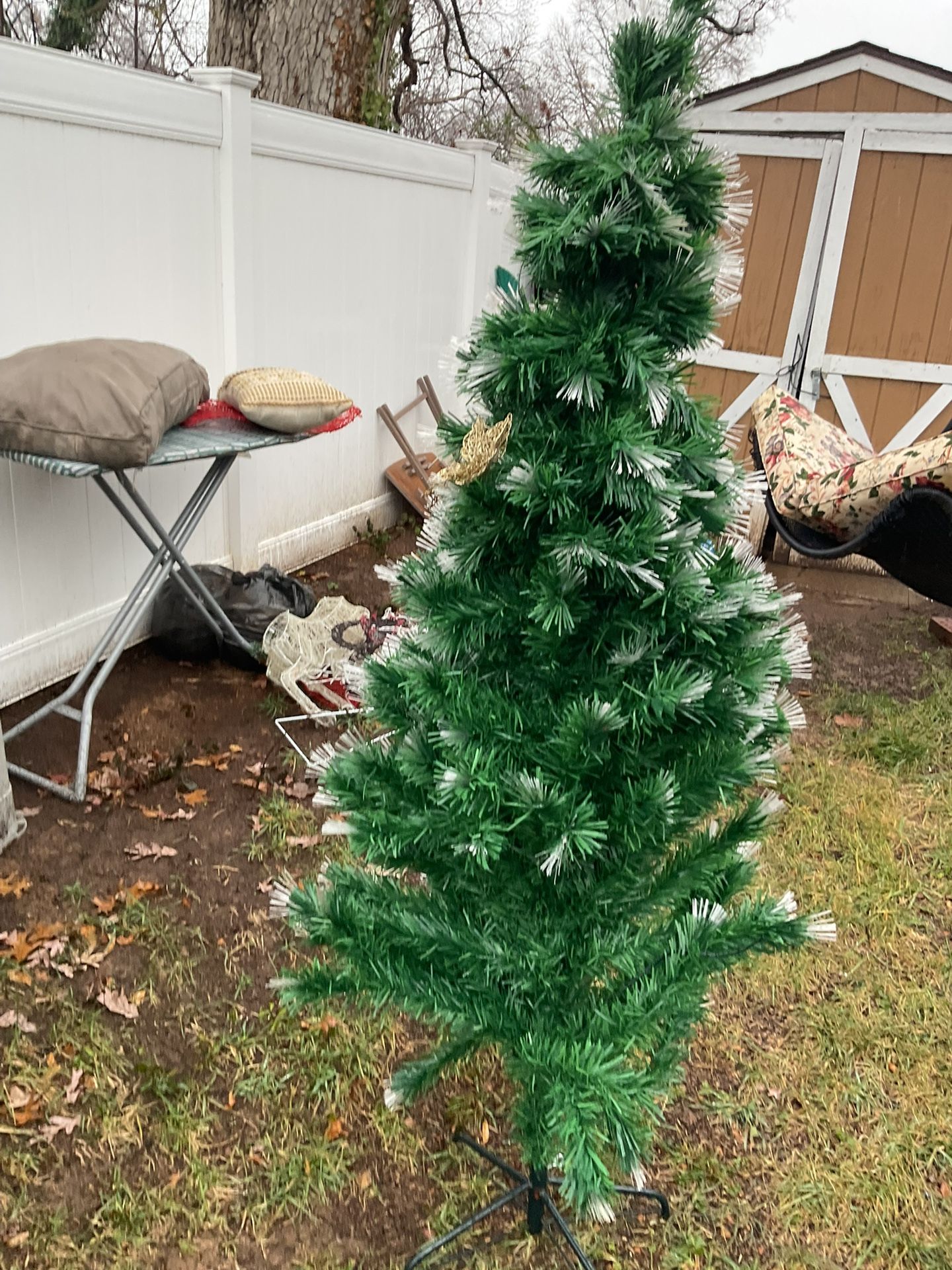 A Beautiful, Green Christmas Tree With Little White At The End, Just Elegant (NO SHIPPING)