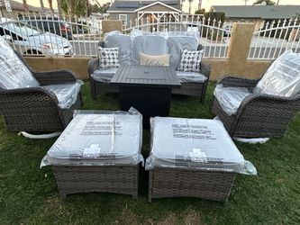 Patio furniture set outdoor new in the box