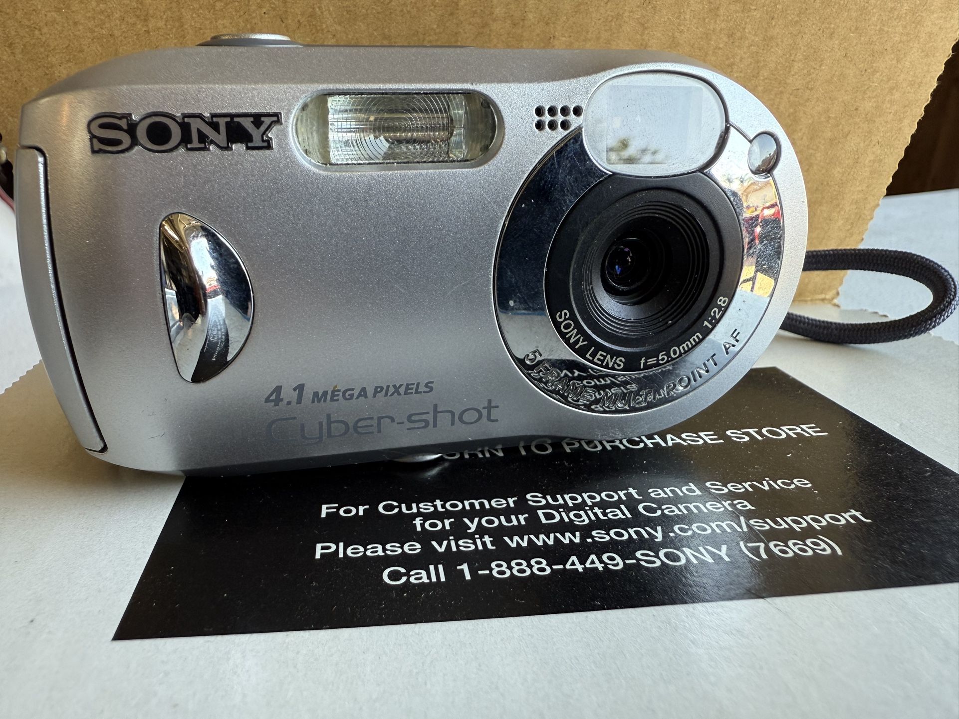 Vintage: Sony Cybershot DSC-P41 Compact Digital Camera with Memory Stick