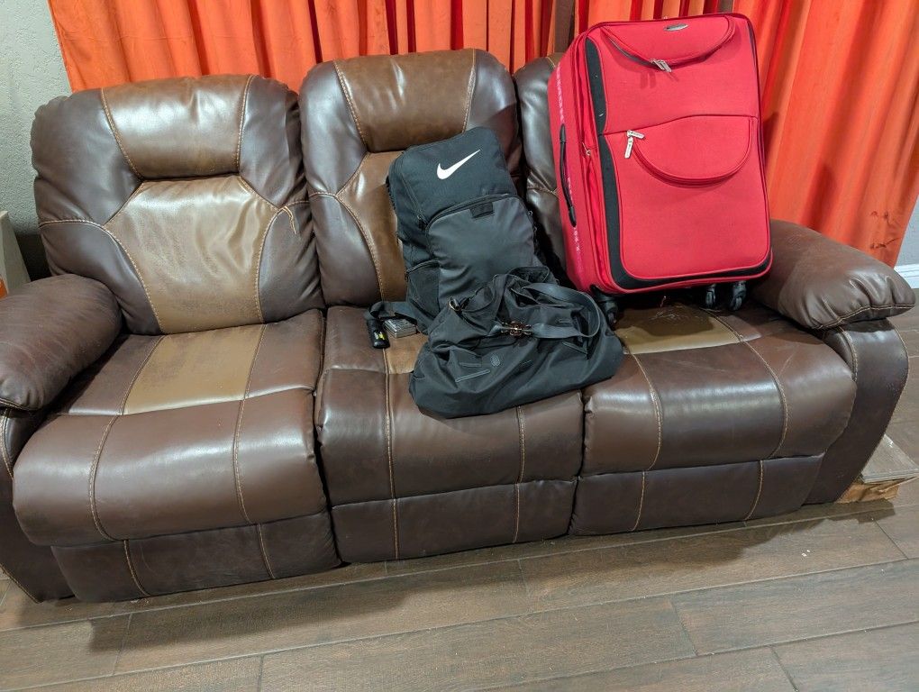 Couches And Kitchen Table  Chairs 