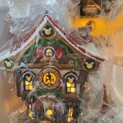 Dept 56 North Pole Series Mickeys North Pole Holiday House In Box