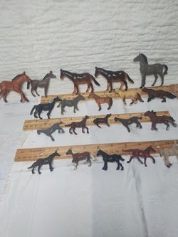 A mixture of play horses ( 20 ) Marbach and 410 at 78227 or 1604.. Price is for ALL