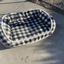 Large pet bed 