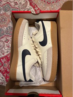 Brand New Men’s Nike courtVision Low Size 9.