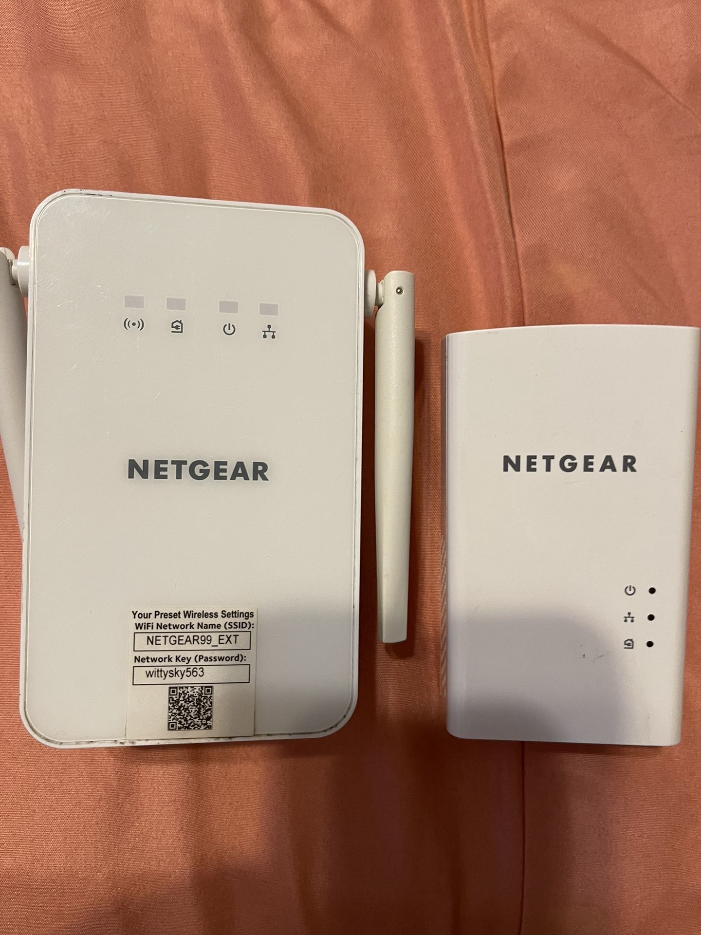 NETGEAR - Powerline AC1000 Wi-Fi Extender & Access Point and Adapter 