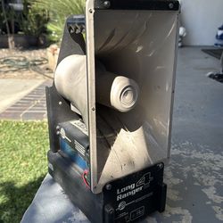 Long Ranger 4   LETROSONICS.  Speaker mega phone