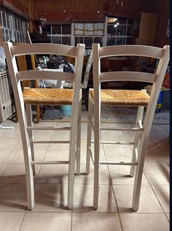 Bar Chairs/ Stools