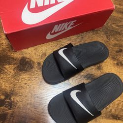 NIKE SLIDE SLIPPERS Kids Toddler Size 1Y