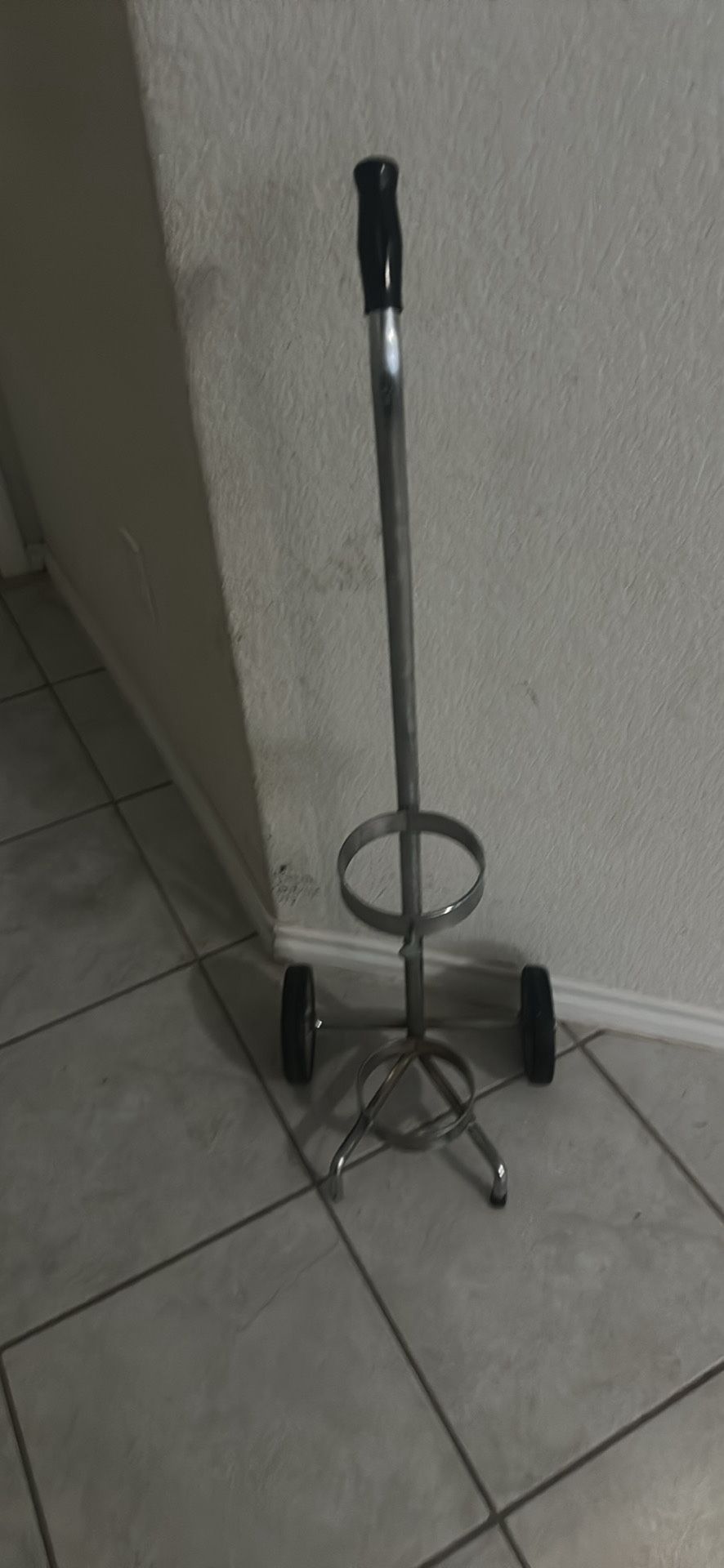 Four Oxygen Valves With Auction Tank Holder