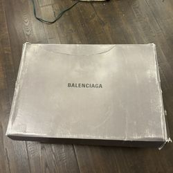 Balenciaga 