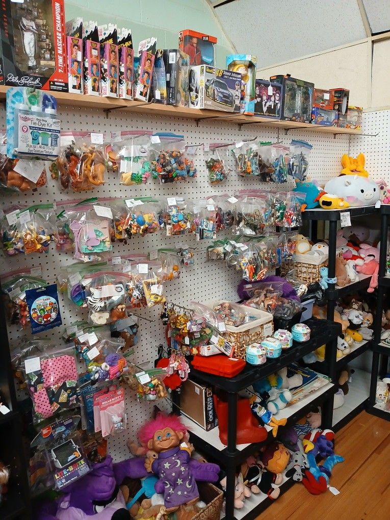 Toys,hats,baseball, Cards, Vintage Clothing, Stuff Animals 