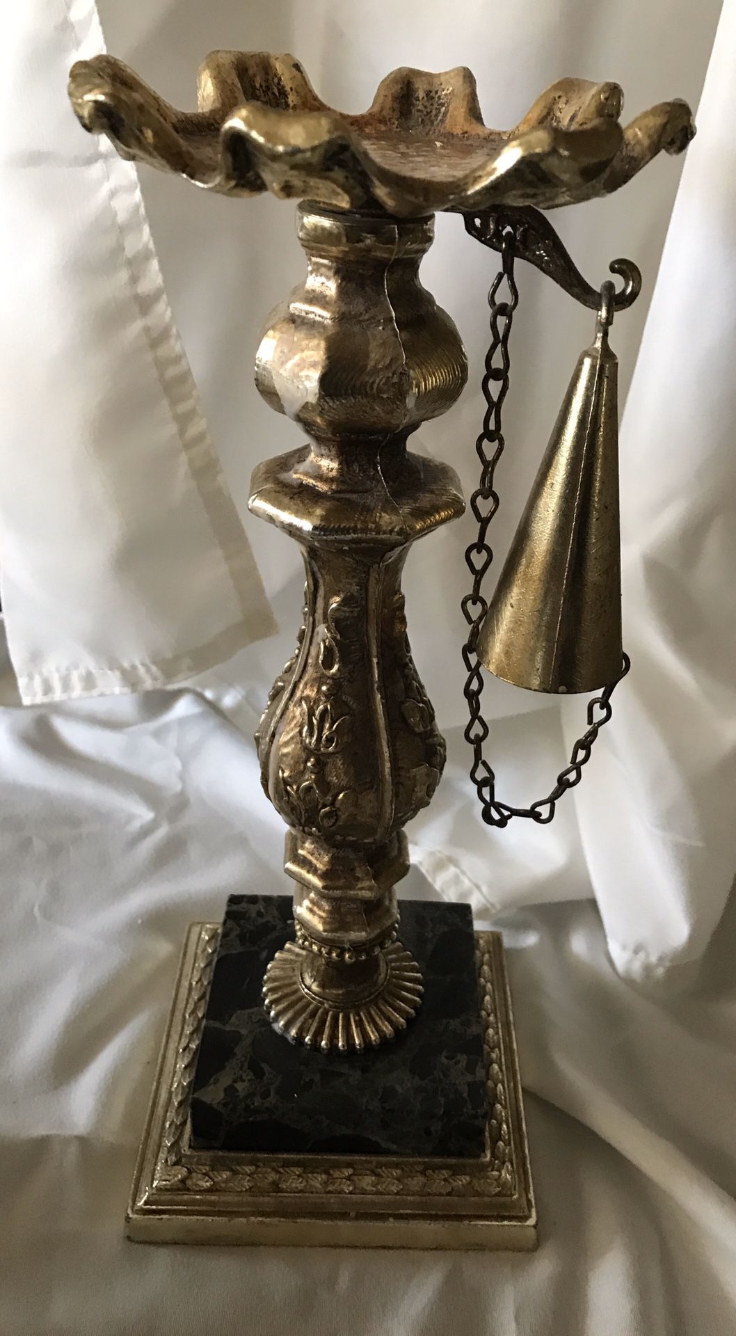 Large candle holder with snuff