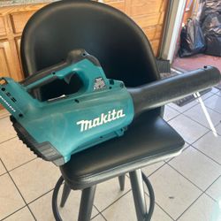 SOPLADORA MAKITA SEMINUEVA  👁  NO 🔋 