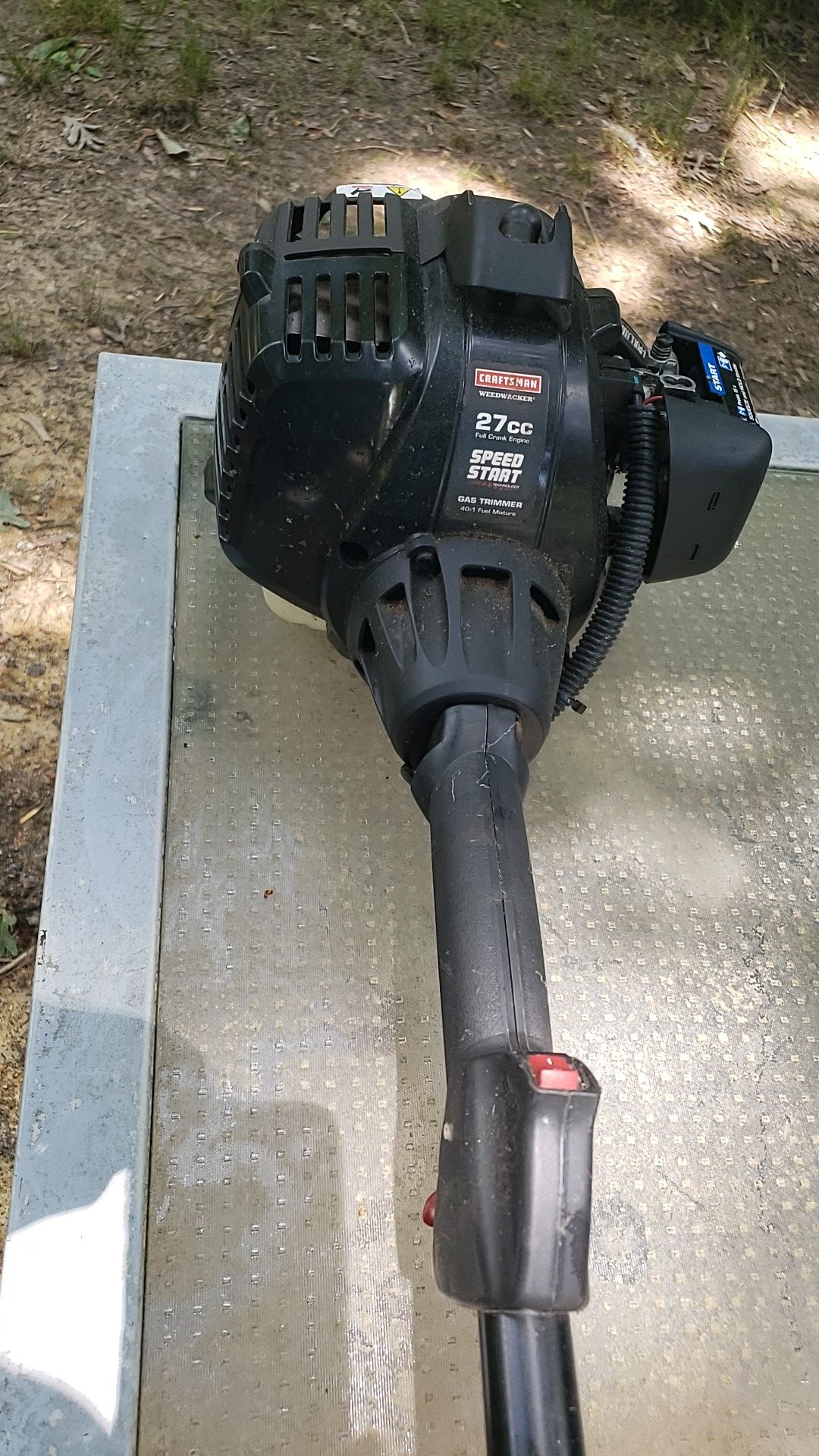Craftsman weed eater speed start. 27cc for Sale in Thomasville, NC