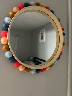 Round mirror