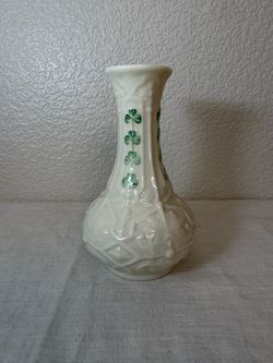 Vintage Hand Painted Belleek Shamrock Clover Bud Vase Fine Bone China 5" Tall