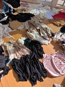 Median Mixed Women's Clothing Lot