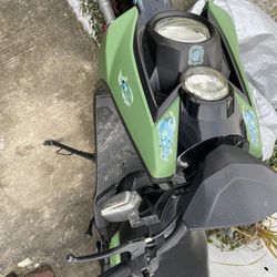 Clear Title . 2020 Scooter With Extra Parts Bought With  The Bike.