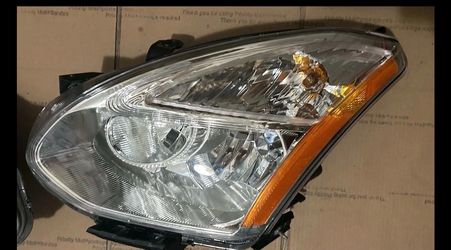 2011-2013 Nissan Rogue  Driver side Headlight Assembly Eagle Eyes  DS650-B011L