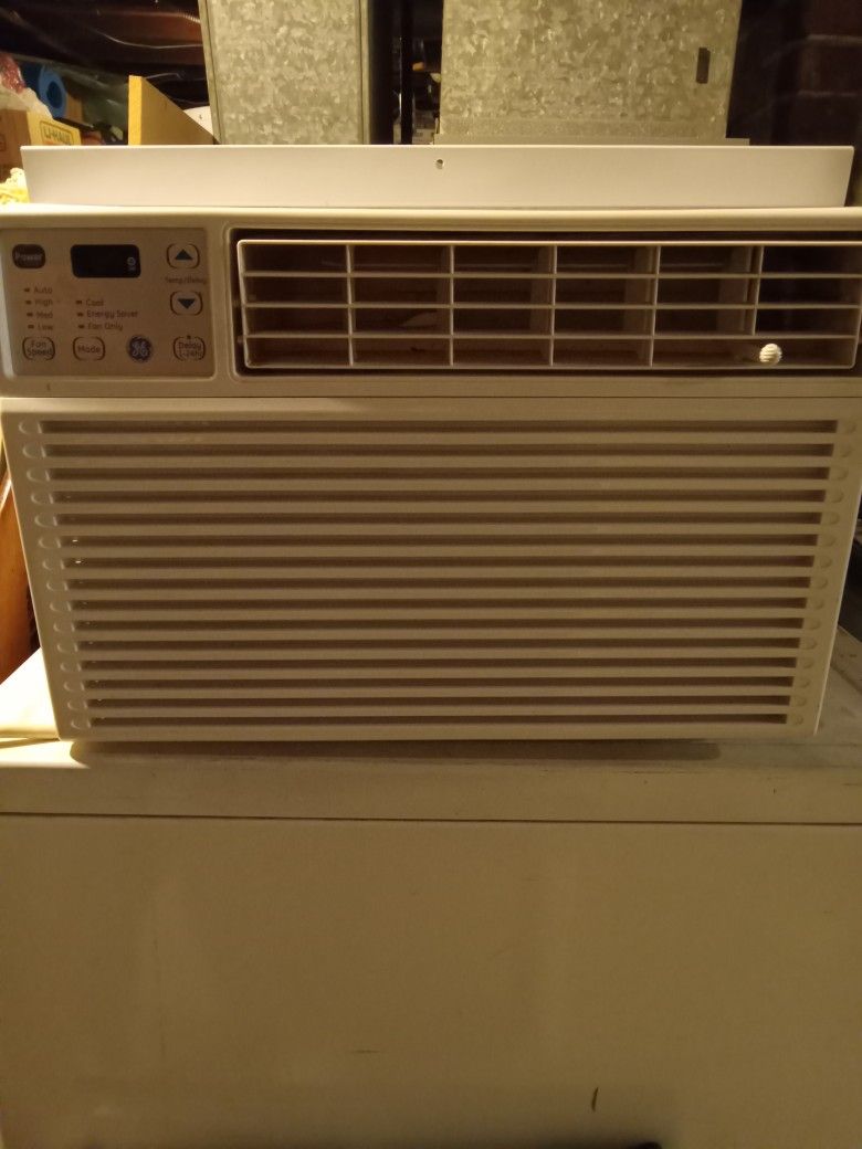 GE 8,000 BTU Air Conditioner