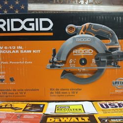 NEW RIDGID 18V CIRCULAR SAW KIT 