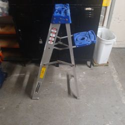 4 Foot Ladder
