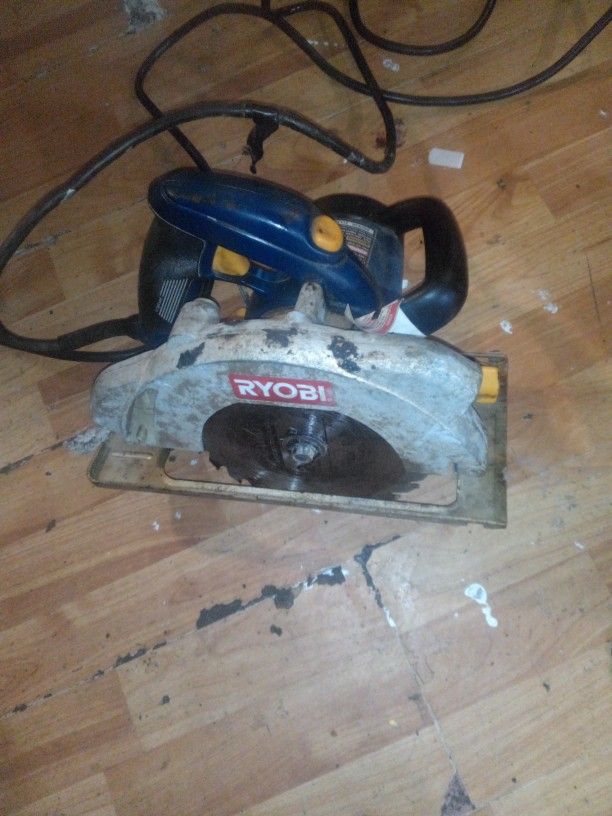 RYOBI. Skill Saw