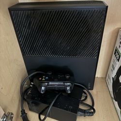 Xbox 1 W/ Connect 