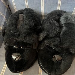 New Gorilla  slippers Size XL 9/10
