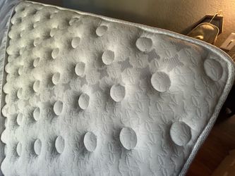 QUEEN MATTRESS. HYBRID 14’’