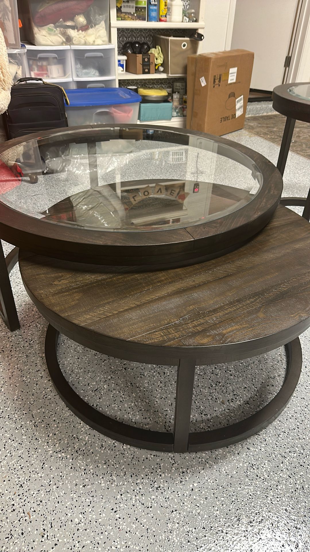 Coffee table and end table nesting style