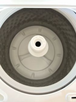 Maytag washer commercial technology 4.5 Cuft super capacidad  and dryer electric 7.1 Cuft
