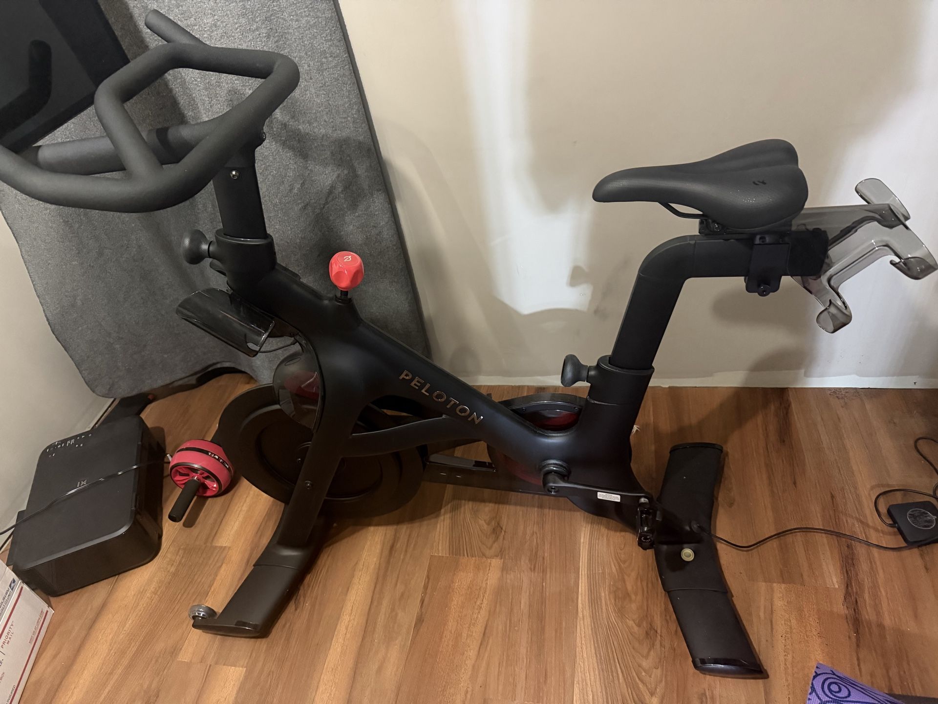 🚴♂️ FOR SALE – 2022 Peloton Bike+