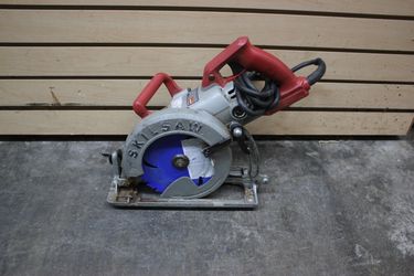 Skil Saw SPT77WM Worm Driver Circular Saw 7 1/4”