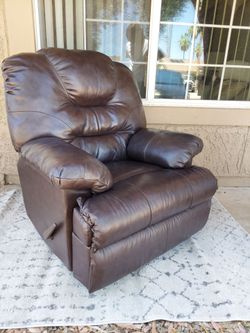 Genuine Leather Reclining Chair,  Like Sitting On A Cloud,  Modern, Like New, Can Deliver