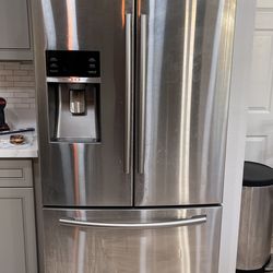 Samsung - 28.1 Cu. Ft. French Door Refrigerator with Thru-the-Door Ice and Water - Stainless steel