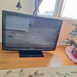 42" Panasonic Plasma TV