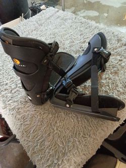 Ankle brace set