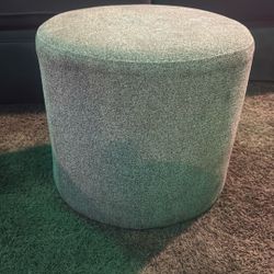 Round Pouf Ottoman and Foot Rest, Soft Boucle Footstool Ottomans for Living Room, Comfort Sponge Stuffed Poofs for Couch Desk Resting Your Feet, Grey(