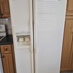 Whirlpool Refrigerator 