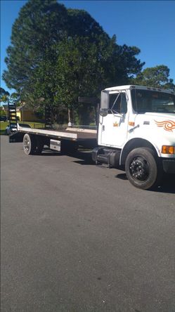 2009 Peterbilt 330